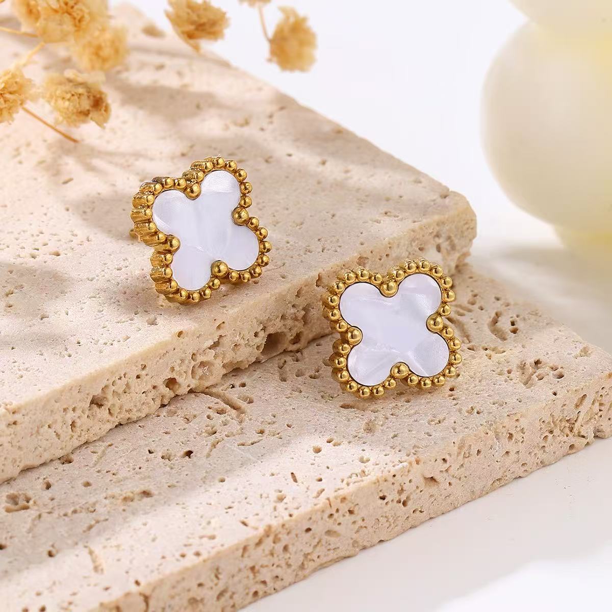 Cercei Clover - White