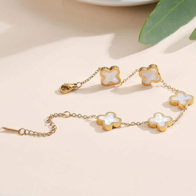 Bratara Clover White