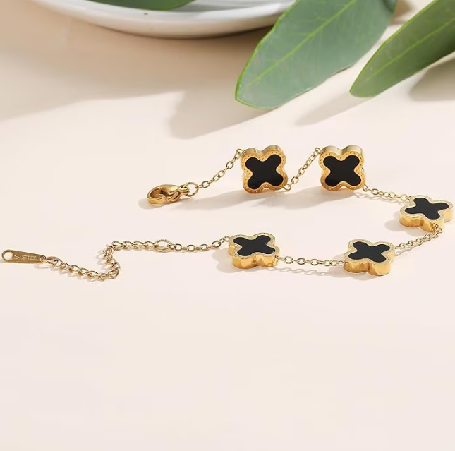 Bratara Clover Black